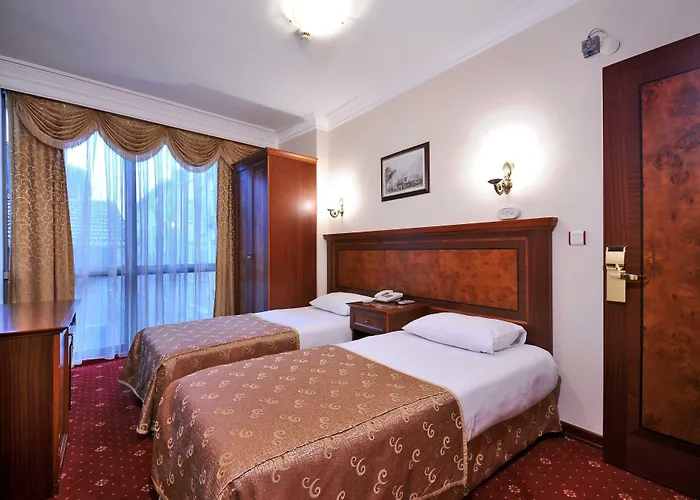 Grand Eyuboglu מלון 3*